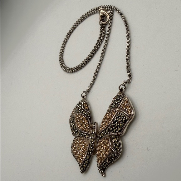 C546 Vintage Sterling Marcasite Butterfly Pendant Necklace 15” - Picture 2 of 4